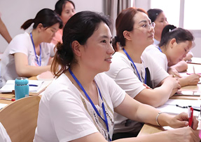 上海育儿嫂培训